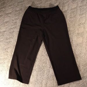 Zenergy by Chico’s brown capris sz 6